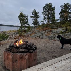 Tee und Feuer an der schwedischen Ostsee.
